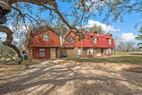 1240 County Road 324 Adkins TX 78101