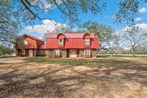 1240 County Road 324 Adkins TX 78101