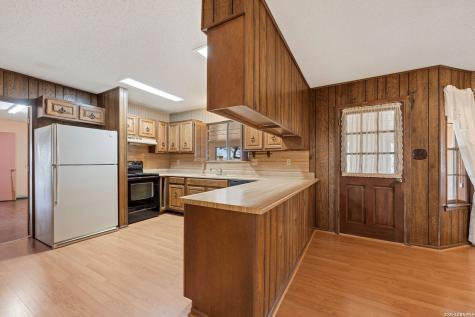 1240 County Road 324 Adkins TX 78101