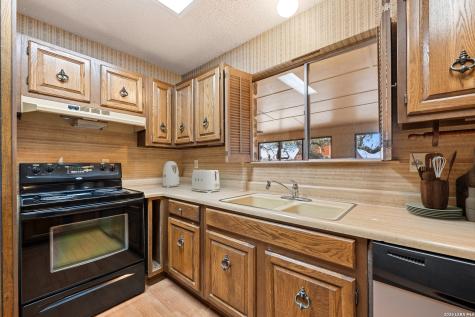 1240 County Road 324 Adkins TX 78101