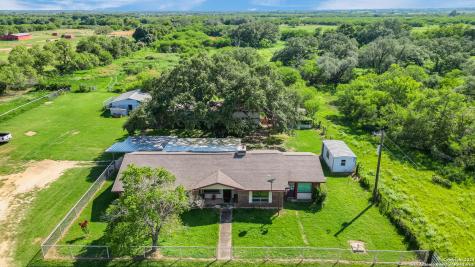 1520 County Road 223 Floresville TX 78114