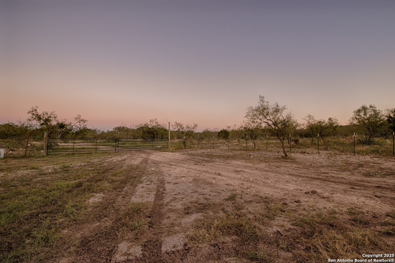 2205 Sd 45700 Rocksprings TX 78880