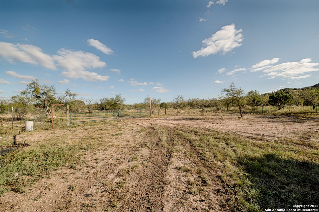 2205 Sd 45700 Rocksprings TX 78880