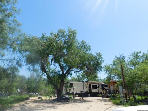 1590 Mccauley Road Floresville TX 78114