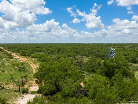 200-236 Fm 3252 Carrizo Springs TX 78836