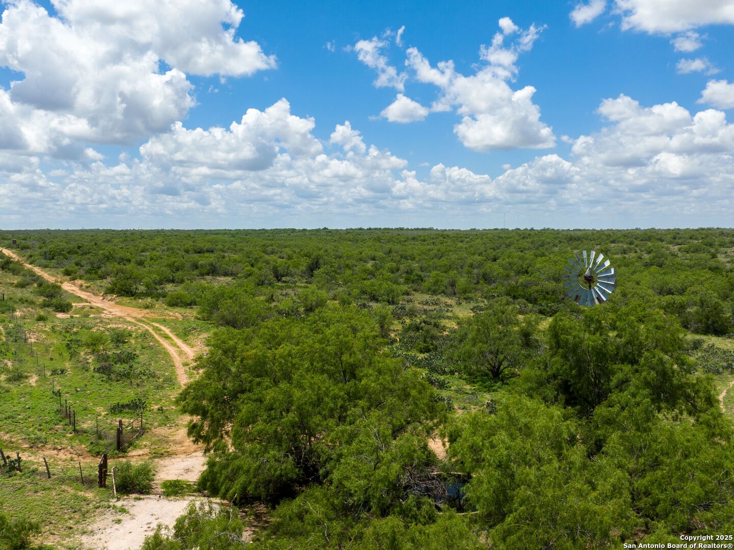 200-236 Fm 3252 Carrizo Springs TX 78836