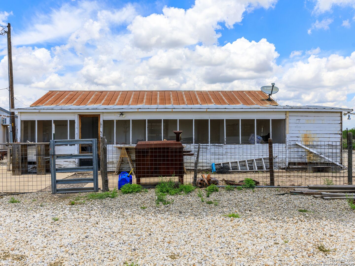 200-236 Fm 3252 Carrizo Springs TX 78836