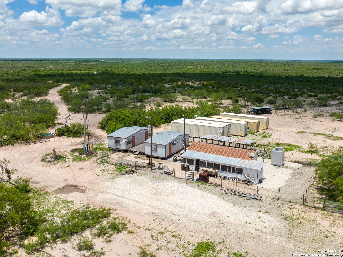200-236 Fm 3252 Carrizo Springs TX 78836
