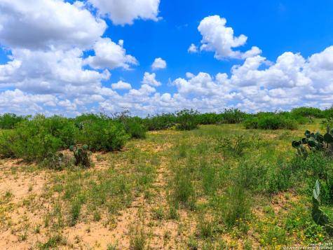 200-236 Fm 3252 Carrizo Springs TX 78836