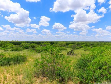 200-236 Fm 3252 Carrizo Springs TX 78836