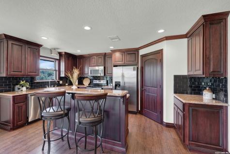 1798 County Road 359 Gillett TX 78116
