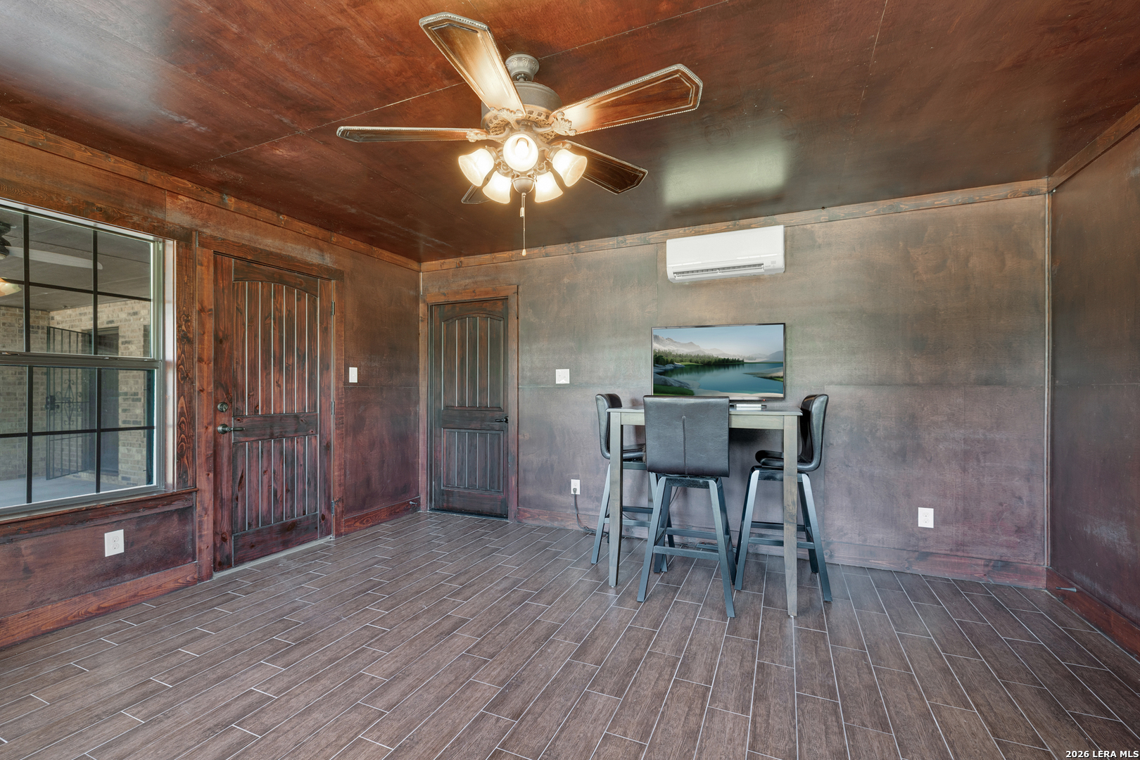 1798 County Road 359 Gillett TX 78116
