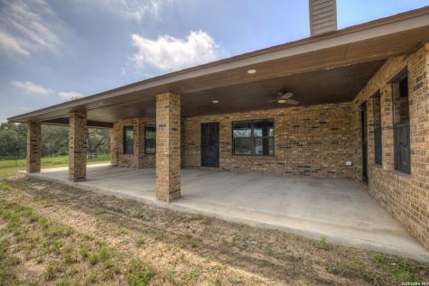 1798 County Road 359 Gillett TX 78116