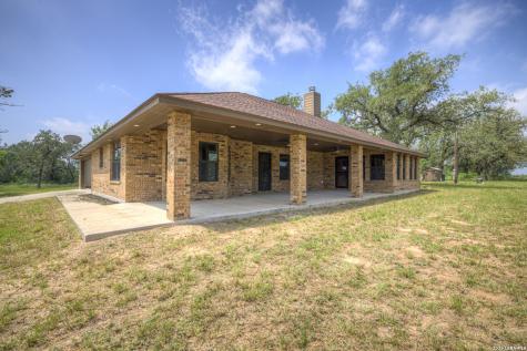 1798 County Road 359 Gillett TX 78116