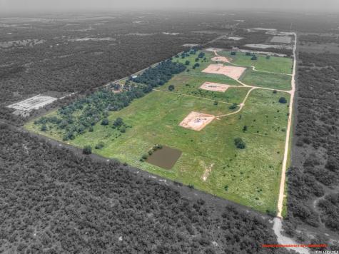 1798 County Road 359 Gillett TX 78116
