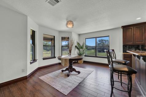1798 County Road 359 Gillett TX 78116