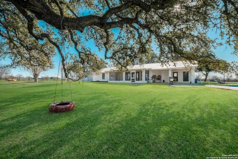 510 Twin Creeks Seguin TX 78155
