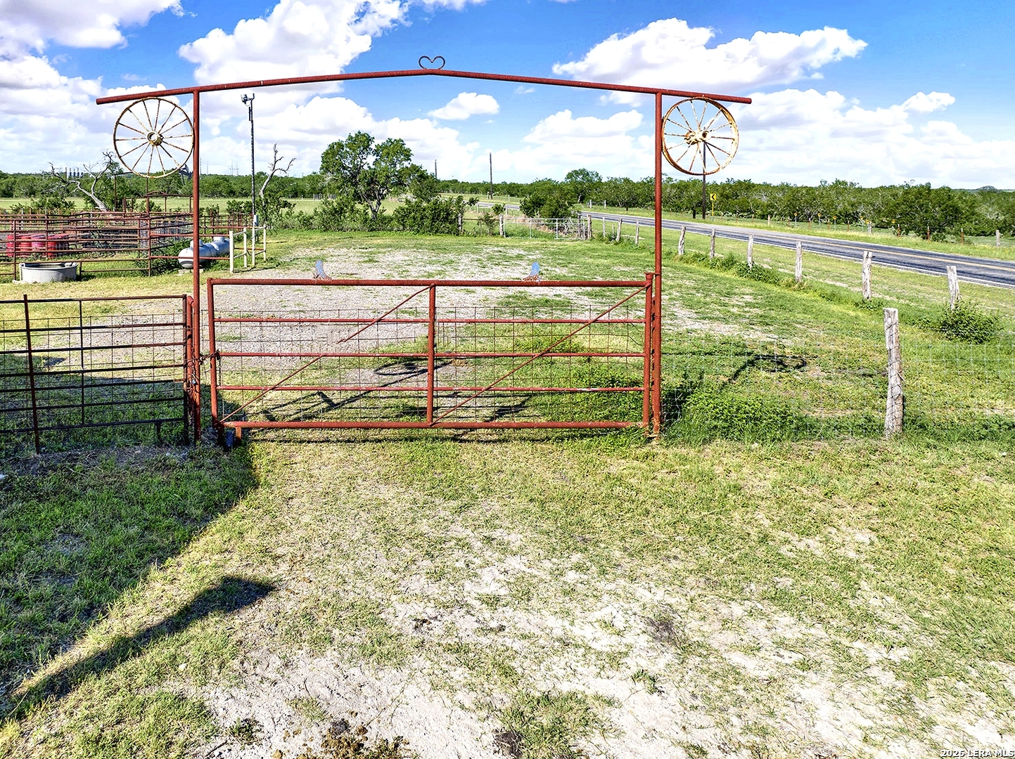 8809 Fm 791 Falls City TX 78113