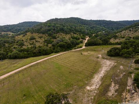 1616 Mickle Creek Medina TX 78055