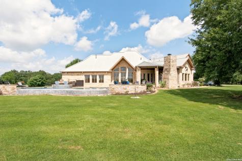 1025 Horse Lane Weimar TX 78962