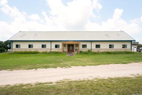 1025 Horse Lane Weimar TX 78962