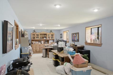 1025 Horse Lane Weimar TX 78962