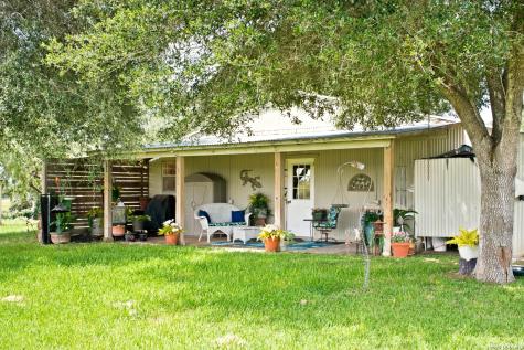 1025 Horse Lane Weimar TX 78962