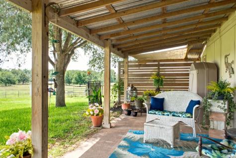 1025 Horse Lane Weimar TX 78962