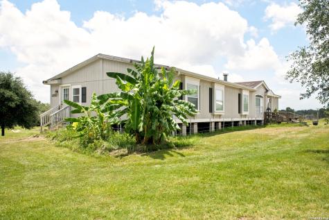 1025 Horse Lane Weimar TX 78962