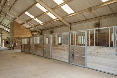 1025 Horse Lane Weimar TX 78962