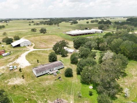 1025 Horse Lane Weimar TX 78962
