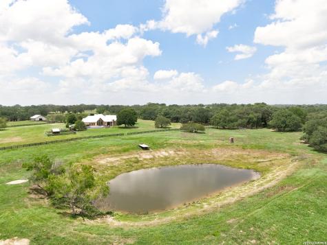 1025 Horse Lane Weimar TX 78962