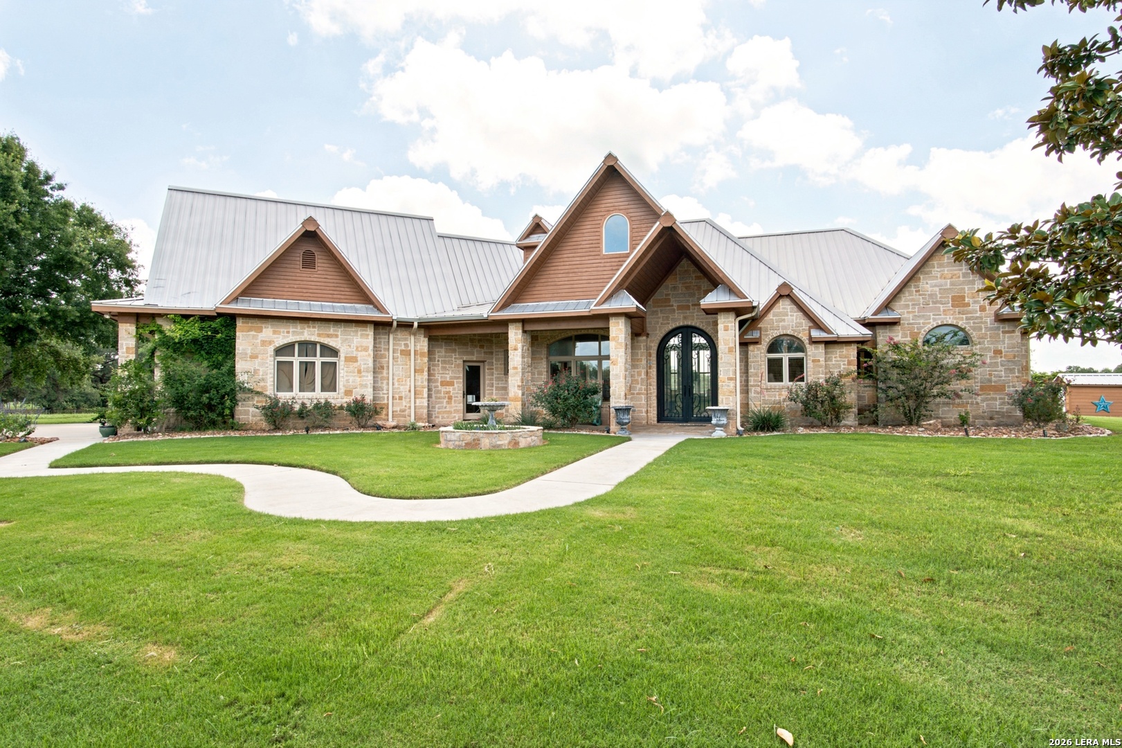 1025 Horse Lane Weimar TX 78962