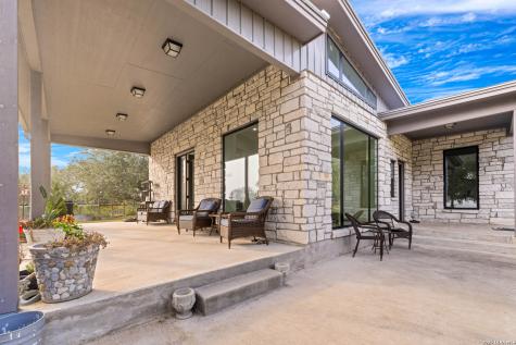7915 County Road 203 Beeville TX 78102