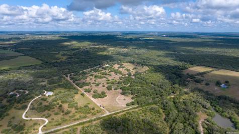 7915 County Road 203 Beeville TX 78102