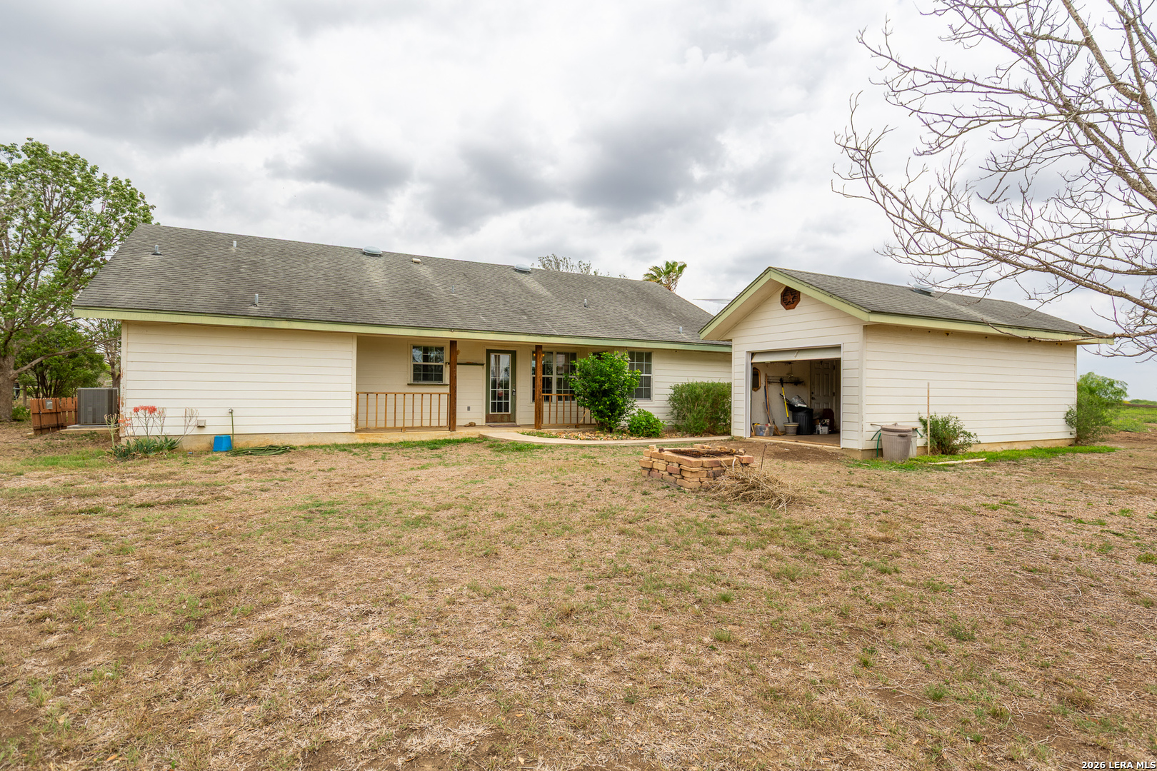 1277 County Road 138 Floresville TX 78114