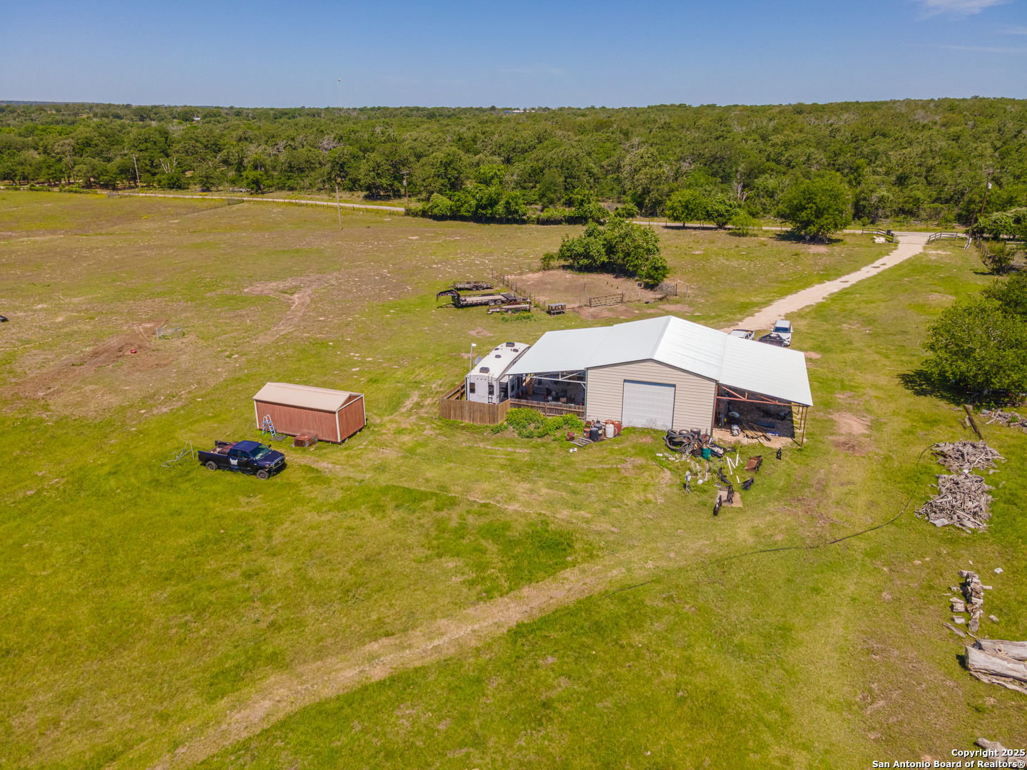 3575 Baker Kingsbury TX 78638