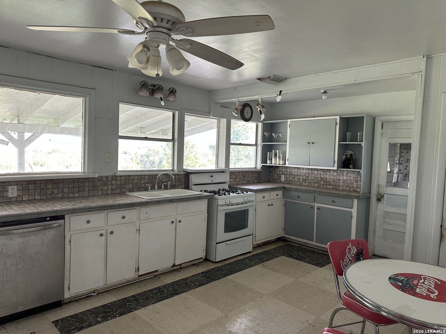 9 Sky Line Drive Comfort TX 78013