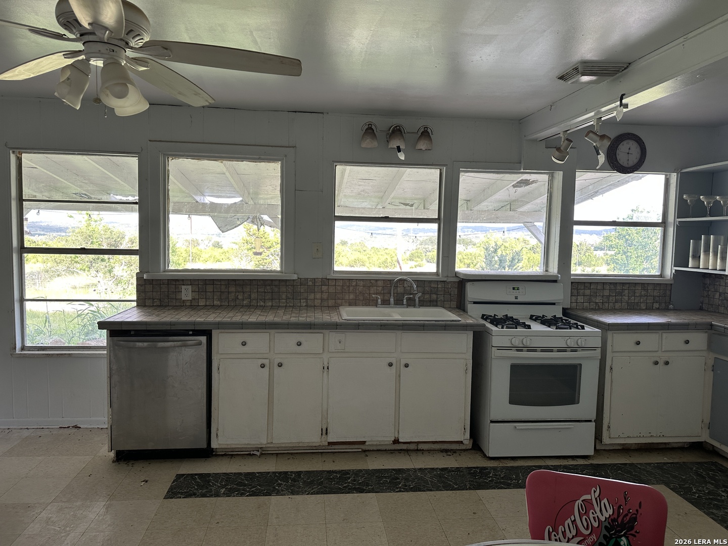 9 Sky Line Drive Comfort TX 78013