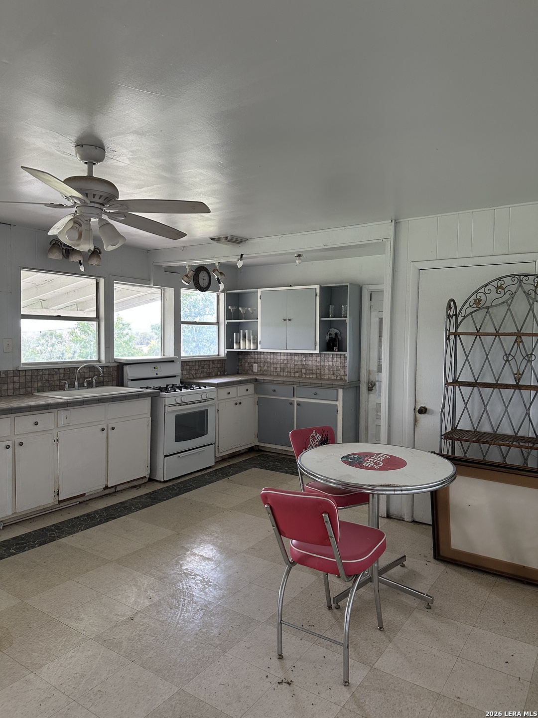 9 Sky Line Drive Comfort TX 78013
