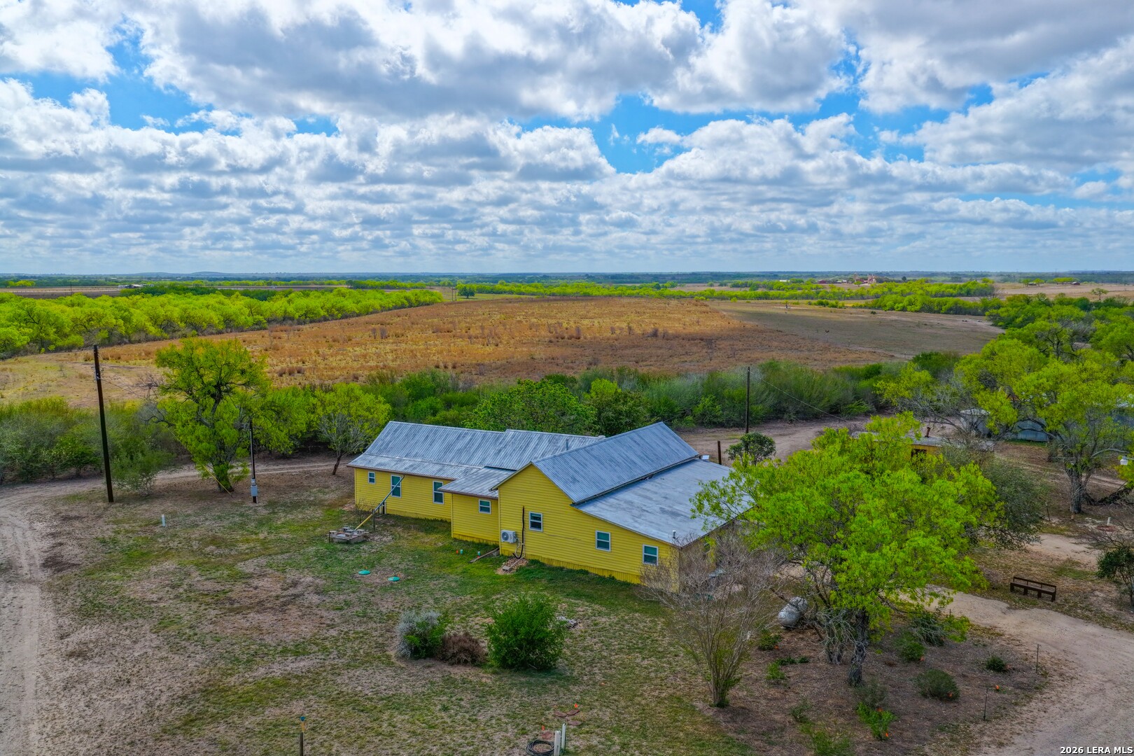 1444 County Road 210 Floresville TX 78114