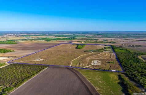 1444 County Road 210 Floresville TX 78114