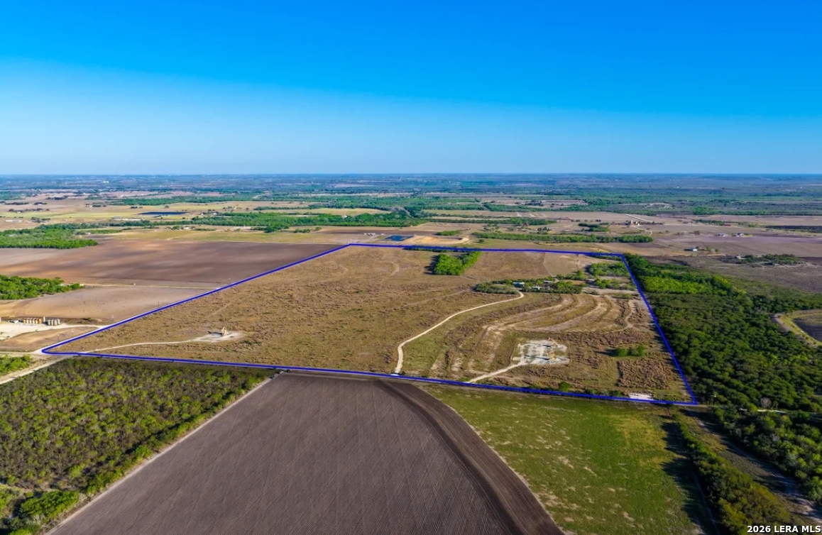 1444 County Road 210 Floresville TX 78114
