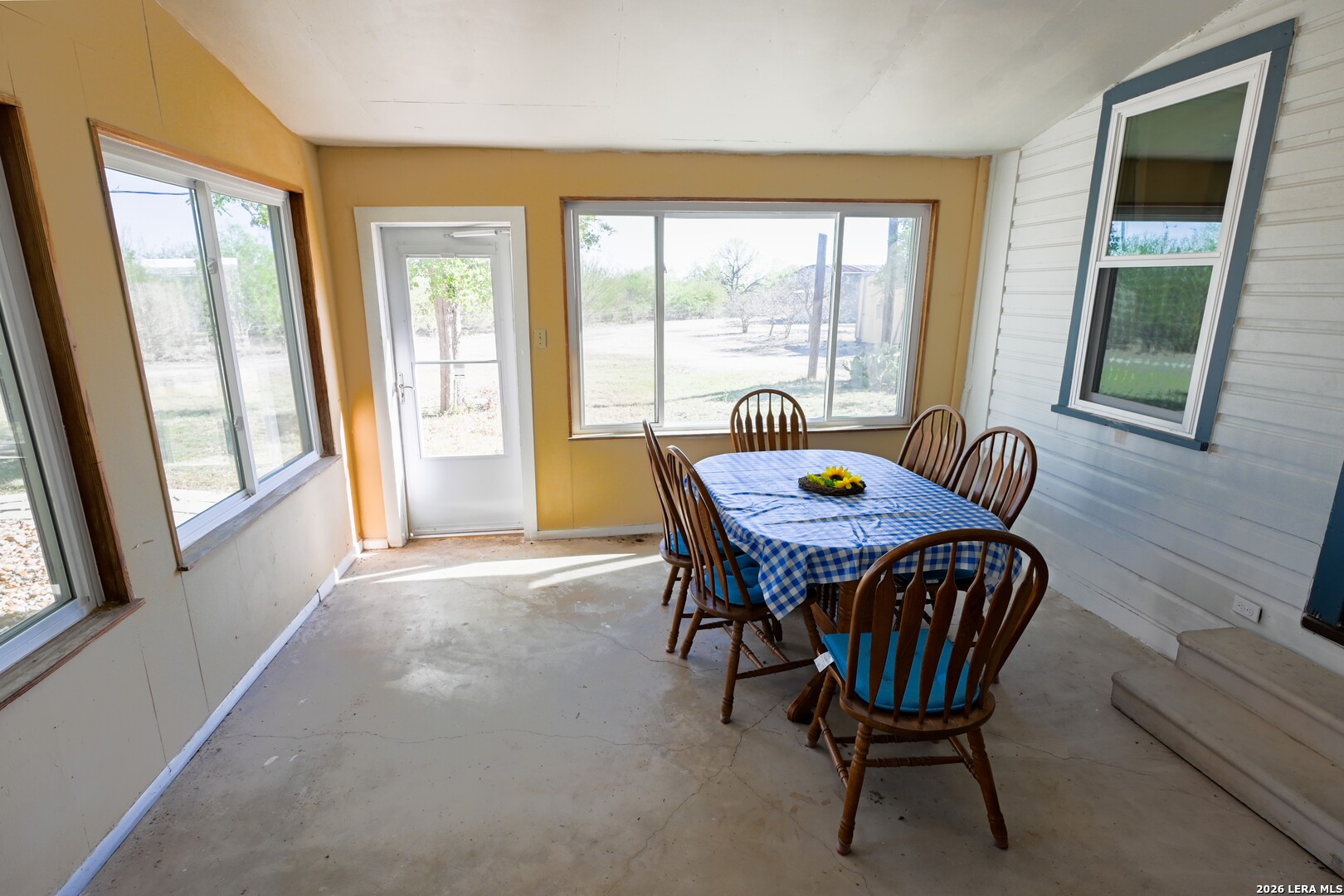 1444 County Road 210 Floresville TX 78114