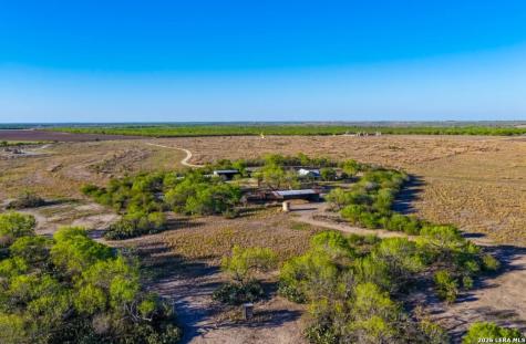1444 County Road 210 Floresville TX 78114