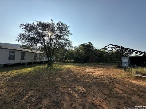 19366 Benton City Road Somerset TX 78069