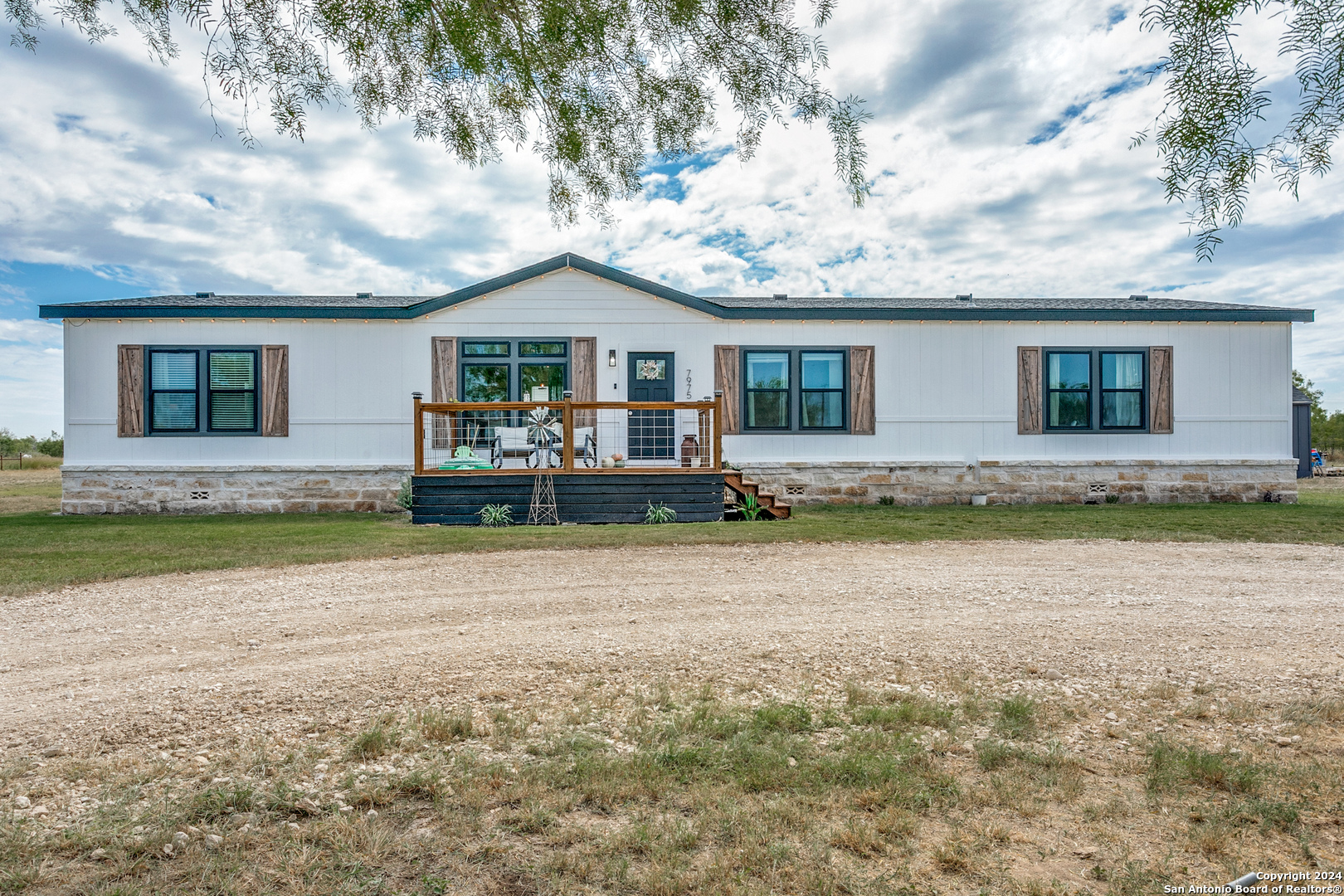 7975 County Road 5223 Dhanis TX 78850