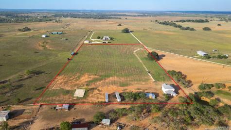 288 County Road 105 Floresville TX 78114