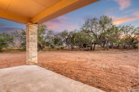 288 County Road 105 Floresville TX 78114