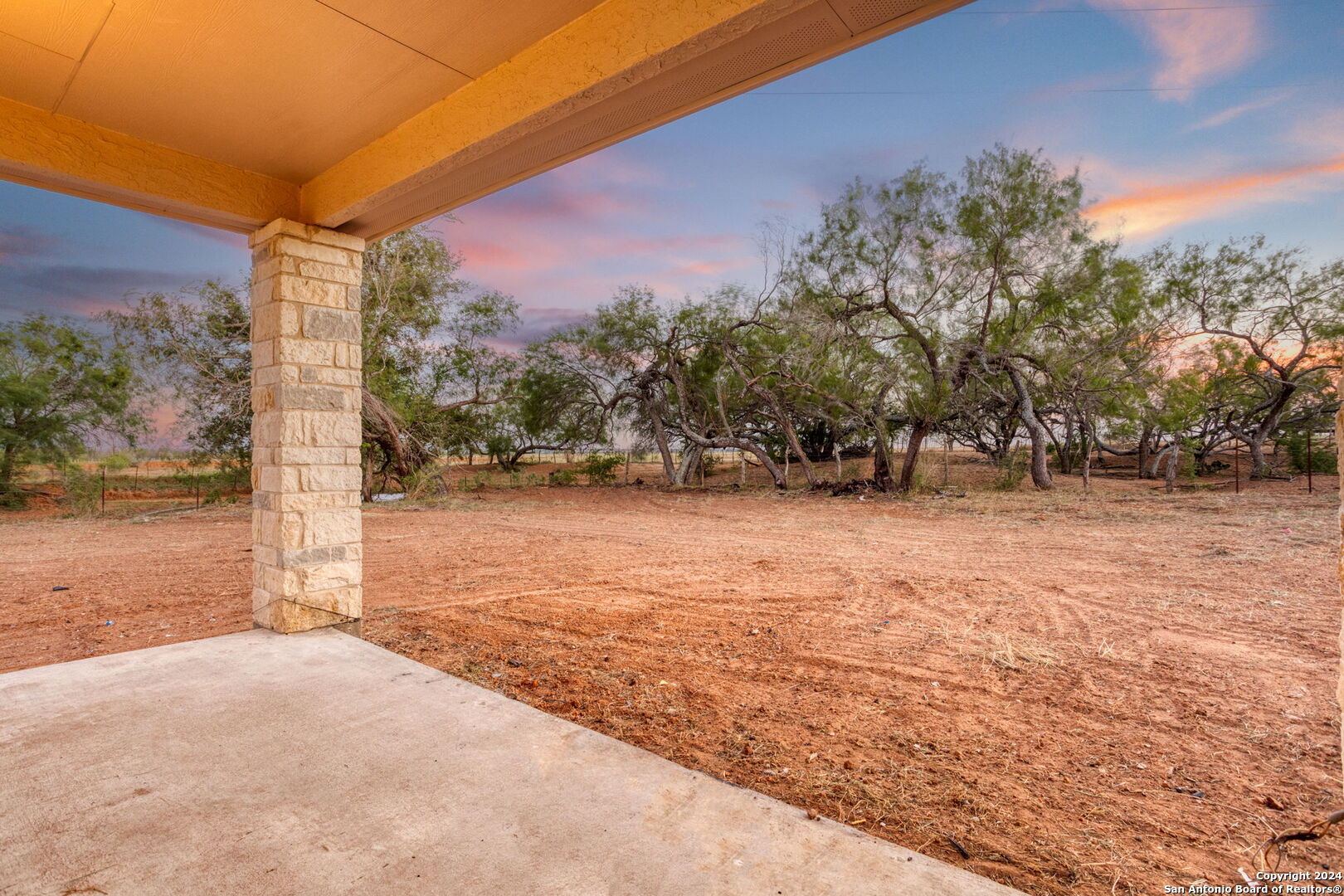 288 County Road 105 Floresville TX 78114